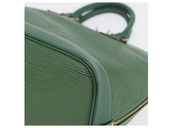 Borsa a mano LOUIS VUITTON Epi Alma Borneo Green M52144 LV Auth 196763V - vista 17