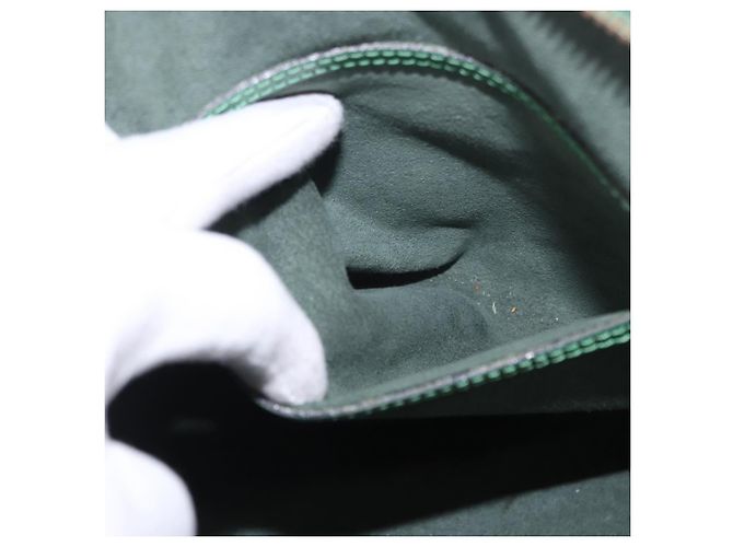 Borsa a mano LOUIS VUITTON Epi Alma Borneo Green M52144 LV Auth 196763V - vista 22