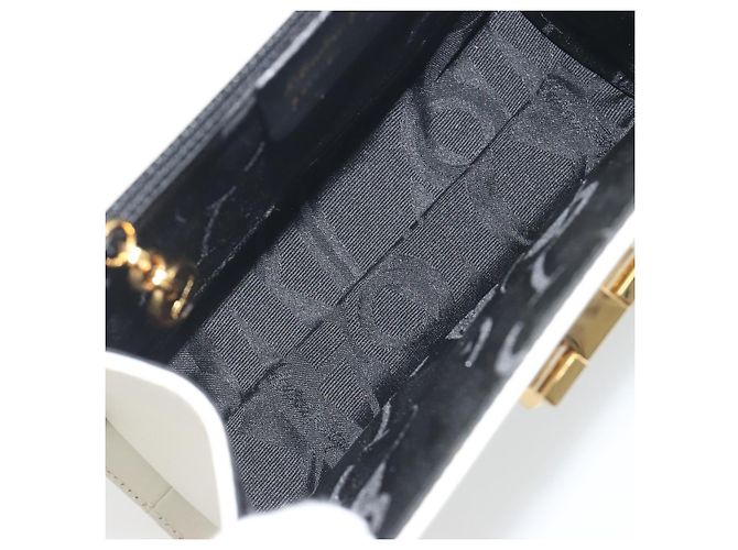 Borsa a tracolla Salvatore Ferragamo Gancini in pelle bianca e oro Auth 196208 Bianco - view 11