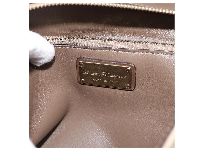 Borsa Salvatore Ferragamo Gancini Canvas 2way Beige Gold Auth 196765 D'oro - vista 23