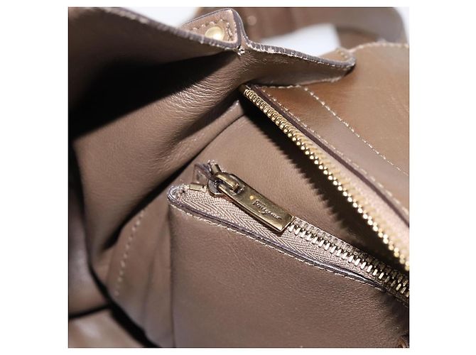 Borsa Salvatore Ferragamo Gancini Canvas 2way Beige Gold Auth 196765 D'oro - vista 26