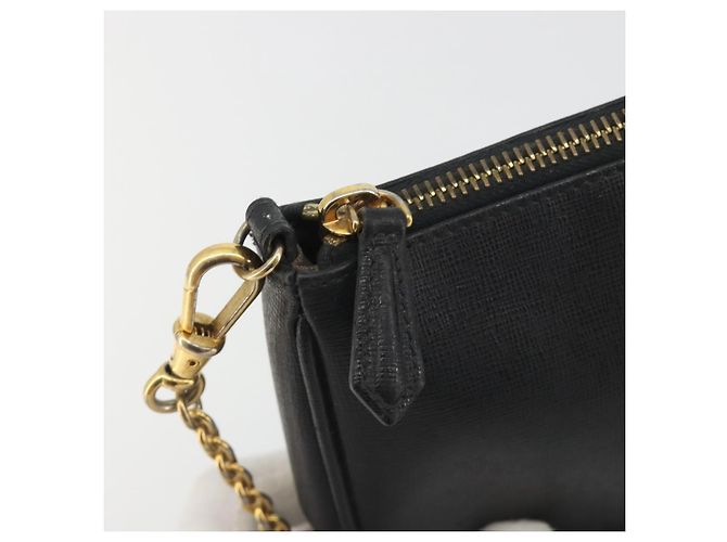 Pouch accessori FENDI in pelle nera e oro 8M0271 Auth 195418A Nero - vista 9