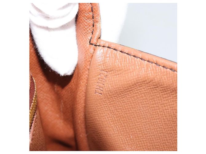 LOUIS VUITTON Monogram Saint Cloud GM Shoulder Bag M51242 LV Auth 196181 Monogramma - vista 12