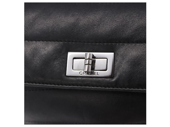 Borsa a tracolla CHANEL Chain Matelasse 2.55 in pelle d'agnello nera con CC argento Auth 195955A Nero - vista 17