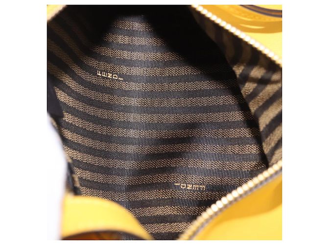 FENDI Celeria Triangle Schultertasche aus Leder Gelb Goldfarben 8BS053 Auth 195557M - Ansicht 10