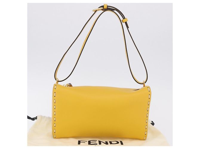 FENDI Celeria Triangle Schultertasche aus Leder Gelb Goldfarben 8BS053 Auth 195557M - Ansicht 12