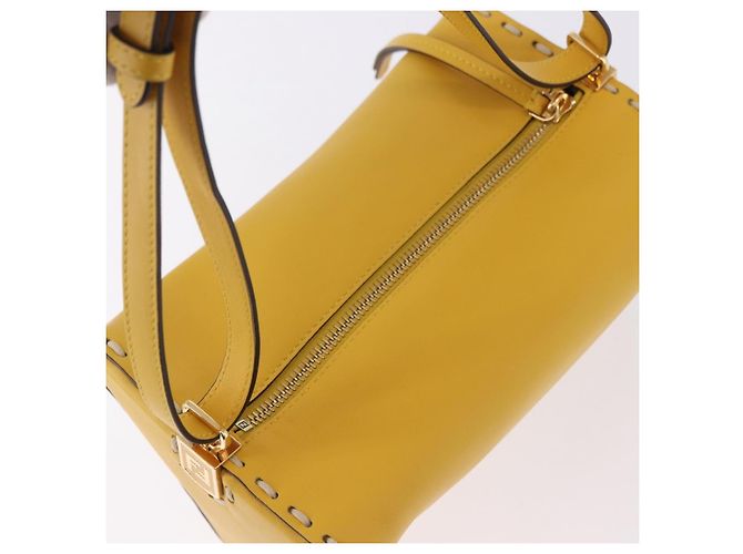 FENDI Celeria Triangle Schultertasche aus Leder Gelb Goldfarben 8BS053 Auth 195557M - Ansicht 6