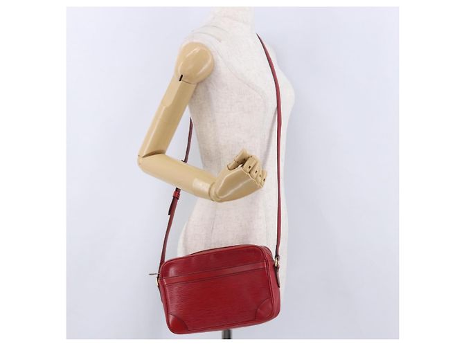 LOUIS VUITTON Epi Trocadero 23 Shoulder Bag Red M52307 LV Auth 196806 Rosso - vista 24