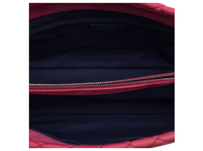 Borsa Tote New Bubble Large in vitello iridescente matelassé rossa Chanel Rosso - vista 4
