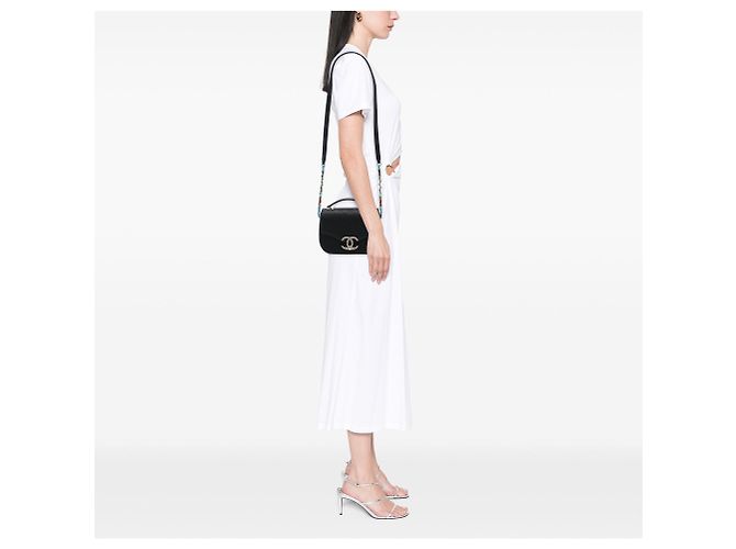 Borsa a tracolla Chanel Paris Cuba Medium Quilted Caviar Thread Around Flap Nera Nero - vista 6