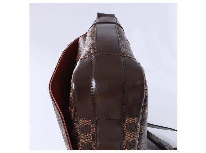 Borsa a tracolla Louis Vuitton Damier Bastille in Brown Rosso - vista 9