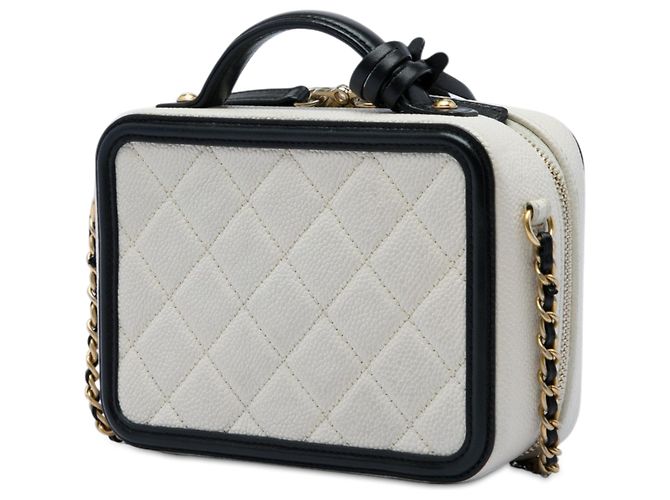 Borsa Vanity Chanel Small Caviar CC Filigree bianca Bianco - vista 2