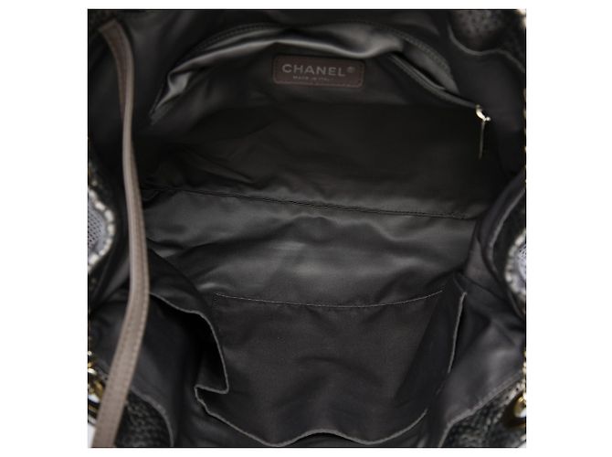 Tote Drill Chanel in vitello metallizzato craquelé e traforato Argento - vista 4