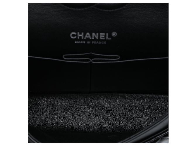 Borsa a tracolla Chanel Medium Classic Double Flap in vernice nera Nero - vista 4