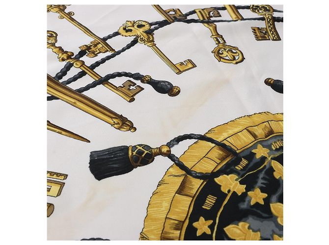 Hermès Carré 90 "LES CLES" Foulard di seta in Nero Beige - vista 11