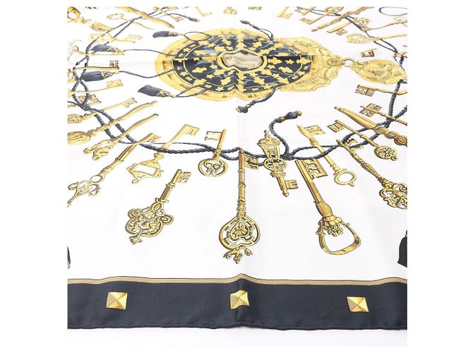 Hermès Carré 90 "LES CLES" Foulard di seta in Nero Beige - vista 8