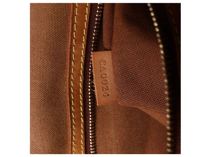 Borsa a tracolla Louis Vuitton Abbesses Monogram Canvas in marrone M45257 - vista 11