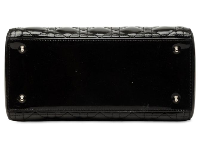 Bolsa Lady Dior Medium em couro envernizado Cannage Preta Preto - vista 3