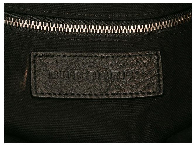 Borsa bucket in pelle borchiata Burberry nera Nero - vista 6