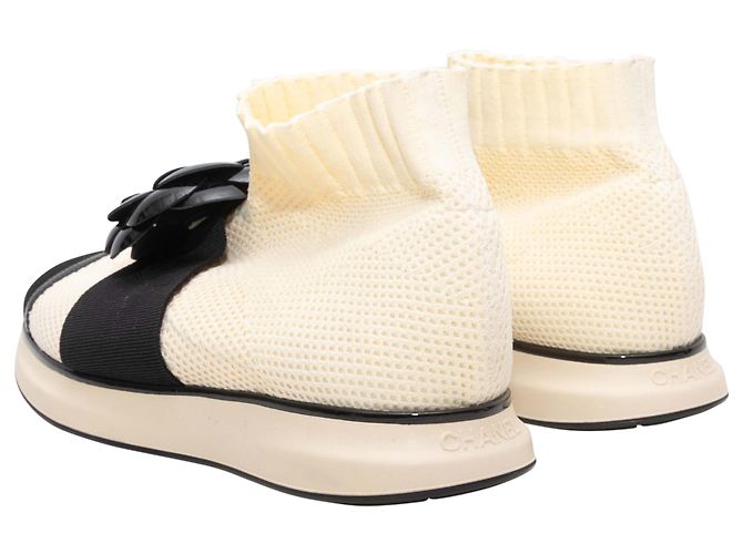 Chanel Camellia Sock-Sneaker mit verstärkter Kappe Weiß & Schwarz Größe 39 - Ansicht 3