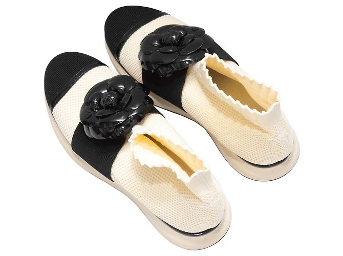 Chanel Camellia Sock-Sneaker mit verstärkter Kappe Weiß & Schwarz Größe 39 - Ansicht 4