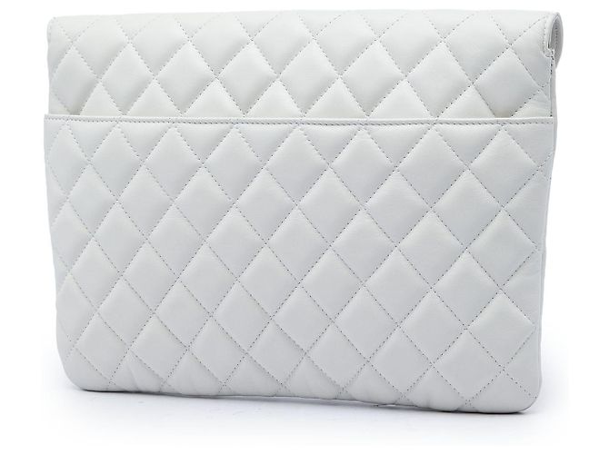Clutch Chanel in vitello matelassé bianco con logo e catena - vista 2