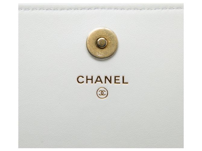 Clutch Chanel in vitello matelassé bianco con logo e catena - vista 5
