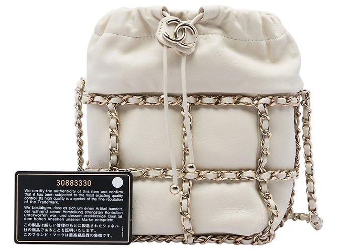 Weiße Chanel Mini Lambskin CC Chain Frame Drawstring Bucket Bag - Ansicht 6
