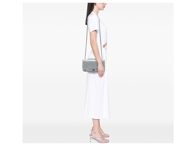 Borsa a tracolla Chanel Medium Quilted Coco Pleats in vitello grigio con catena - vista 6