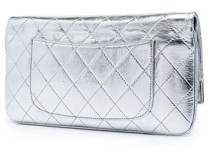 Clutch Chanel 31 in vitello metallizzato matelassé argento - vista 2