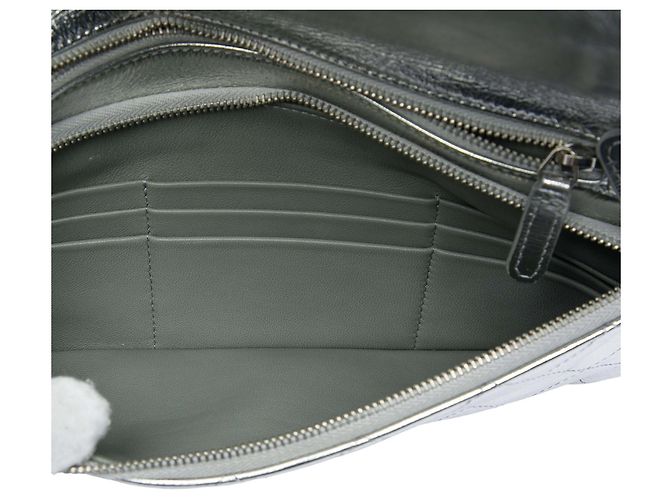 Clutch Chanel 31 in vitello metallizzato matelassé argento - vista 4