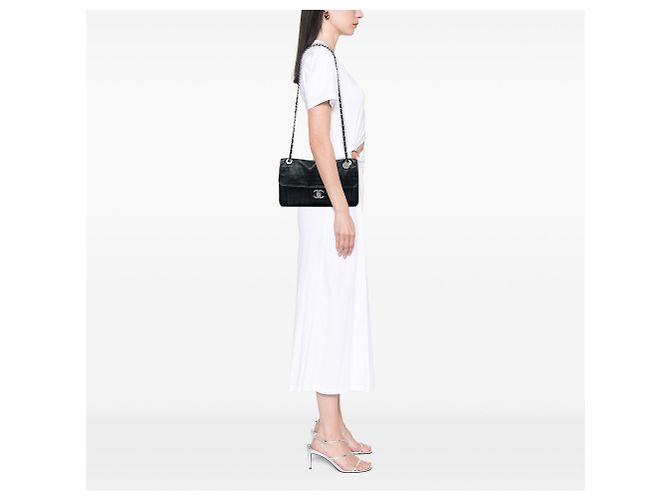 Borsa a tracolla Chanel Medium Perforated Calfskin Up In The Air Flap Nera Nero - vista 6