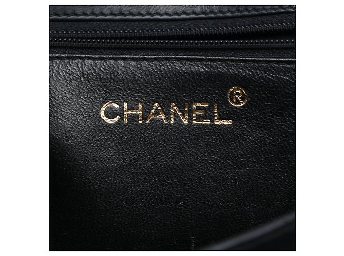Black Chanel gesteppte Lammleder Schultertasche mit Quaste Schwarz - Ansicht 5