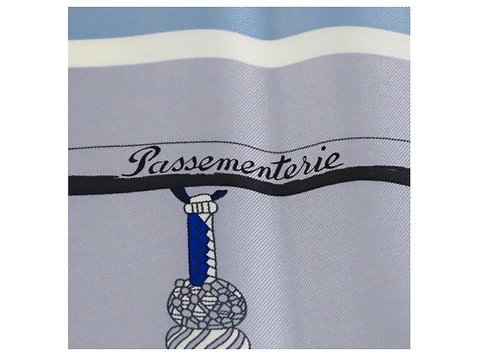 Foulard di seta Hermès Passementerie Quadri Blu 90 - vista 5