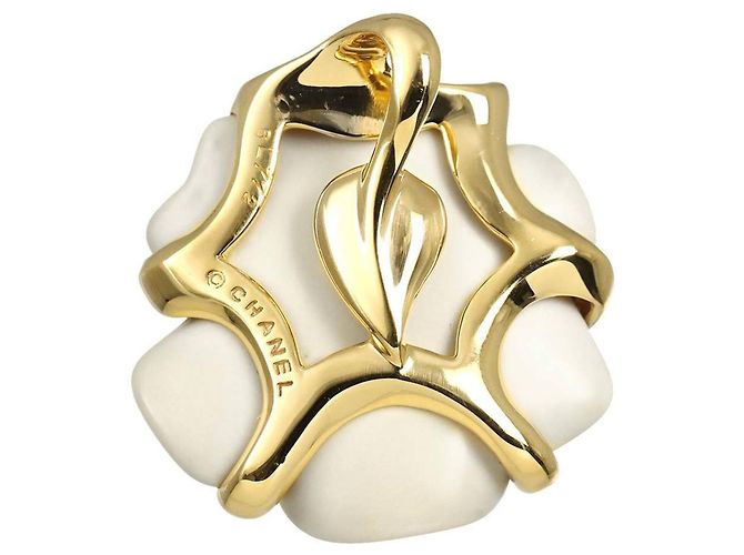 Pendente Chanel Camélia in oro giallo 18K - vista 4