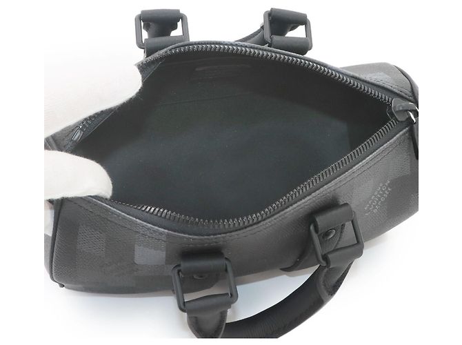 Borsa Louis Vuitton Keepall Bandouliere 25 Nero - vista 7