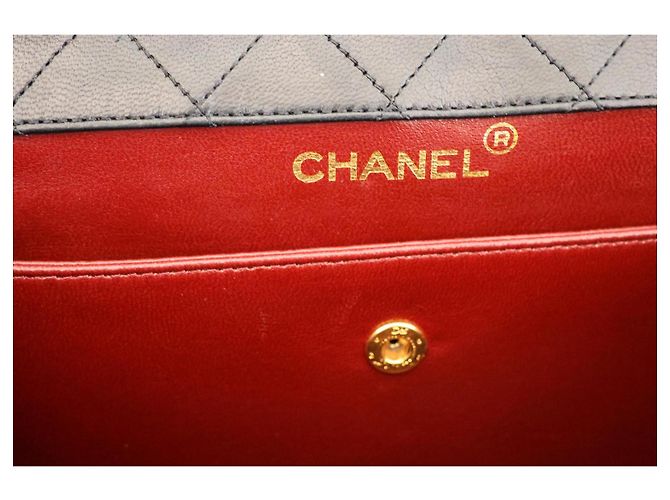 Borsa Chanel Trapeze a Patta in Pelle Matelassé Nera Nero - vista 15