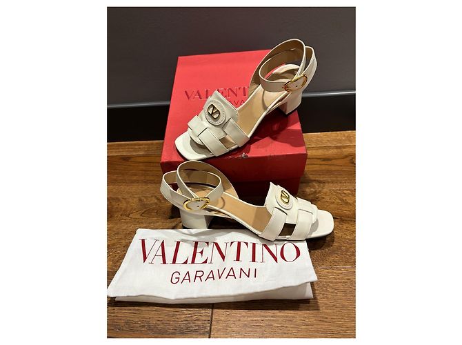 Sandali VLOGO in pelle Ecru Valentino Garavani Bianco - vista 12