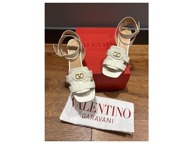 Sandali VLOGO in pelle Ecru Valentino Garavani Bianco - vista 6
