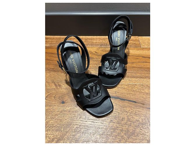 Sandali con tacco a blocco Louis Vuitton in pelle nera con ritagli LV Nero - vista 2