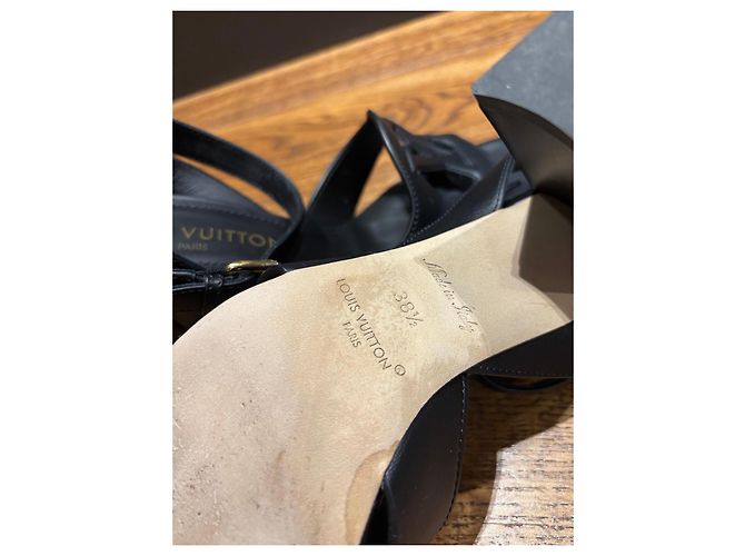 Sandali con tacco a blocco Louis Vuitton in pelle nera con ritagli LV Nero - vista 3