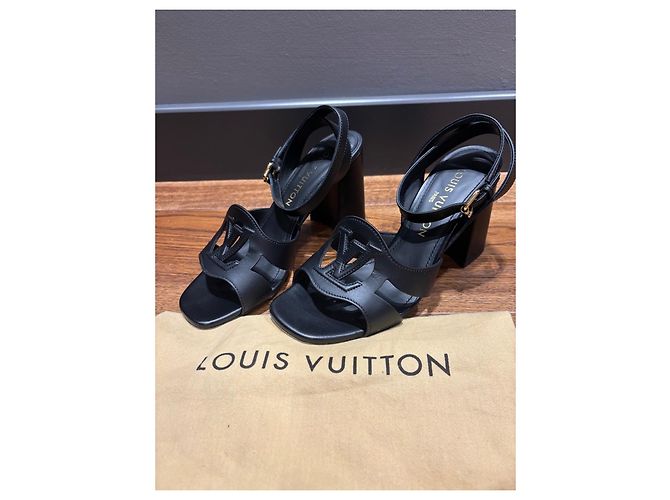 Sandali con tacco a blocco Louis Vuitton in pelle nera con ritagli LV Nero - vista 6
