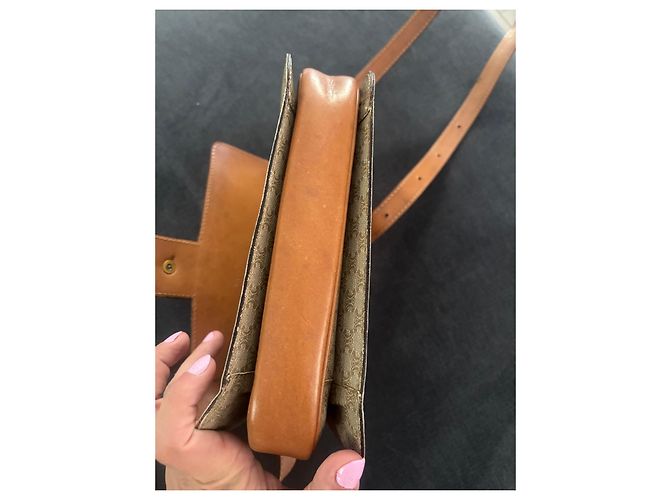 Céline Celine Triomphe Borsa a Tracolla in Tela Monogram e Pelle Marrone Beige - vista 12