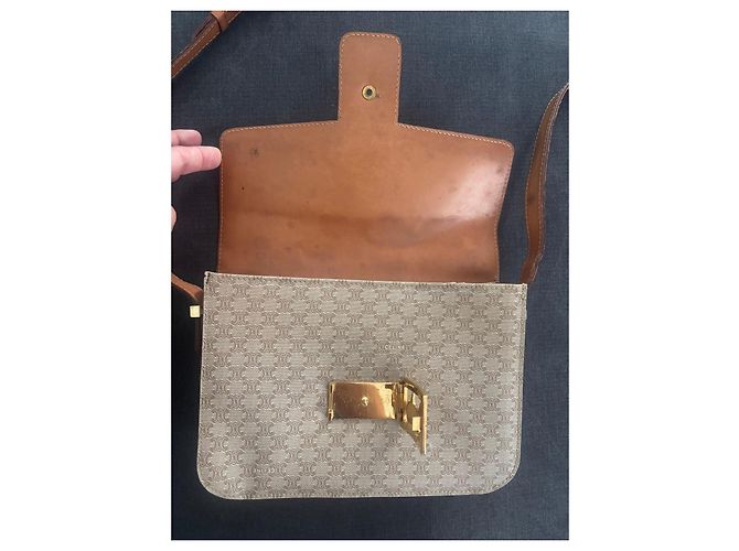 Céline Celine Triomphe Borsa a Tracolla in Tela Monogram e Pelle Marrone Beige - vista 5