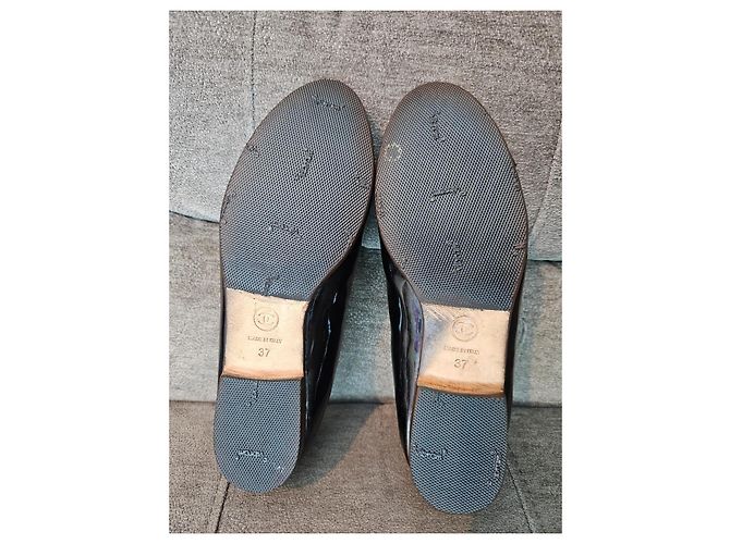 Chanel Ballerinas aus schwarzem Lackleder mit CC-Logo - Ansicht 9