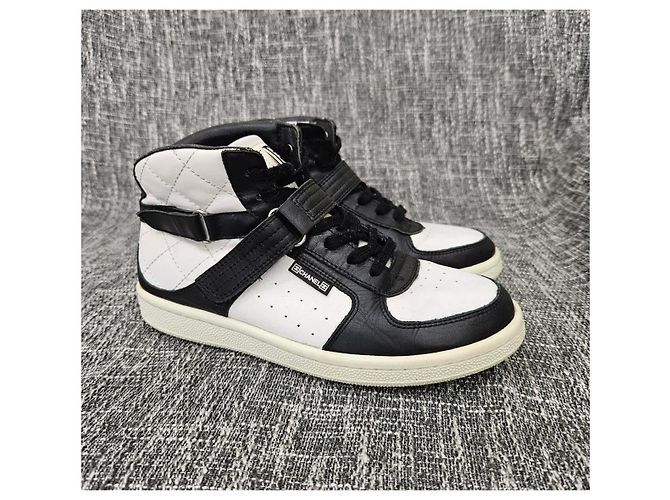 Sneakers alte Chanel in pelle bianca e nera Nero Bianco - vista 4