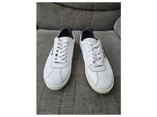 Sneakers Chanel in pelle bianca Bianco - vista 2