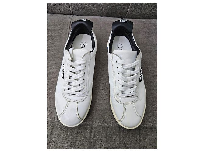 Sneakers Chanel in pelle bianca Bianco - vista 3