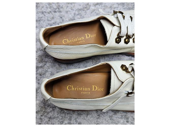 Scarpe Derby stringate in pelle verniciata bianca Christian Dior Bianco - vista 11
