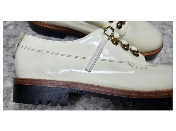 Scarpe Derby stringate in pelle verniciata bianca Christian Dior Bianco - vista 9